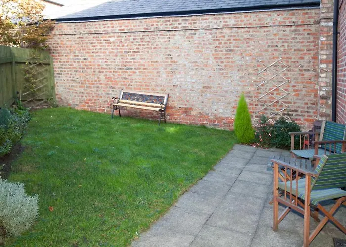 Riverbank View Three Bedroom With Free Parking York