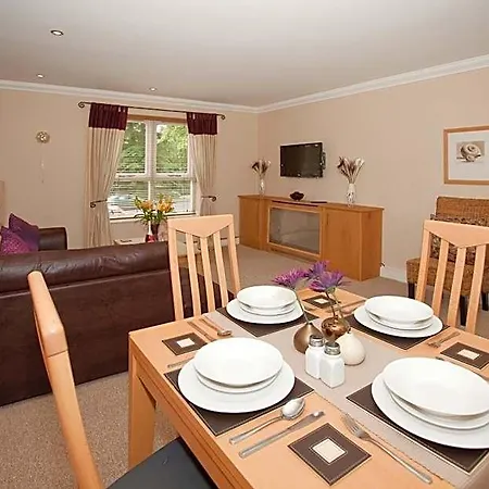 Riverbank View Three Bedroom With Free Parking Appartement