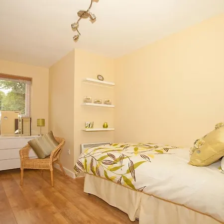 شقة Riverbank View Three Bedroom With Free Parking يورك