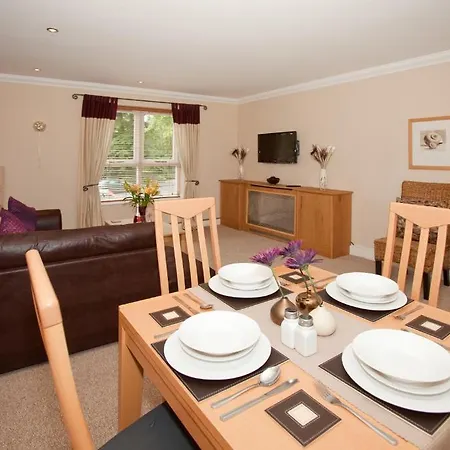 Riverbank View Three Bedroom With Free Parking Appartement
