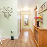 Apartment Riverbank View Three Bedroom With Free Parking York