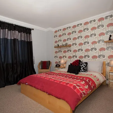 Appartement Riverbank View Three Bedroom With Free Parking