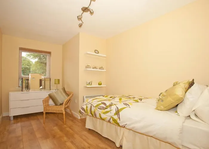 Апартаменты Riverbank View Three Bedroom With Free Parking Йорк